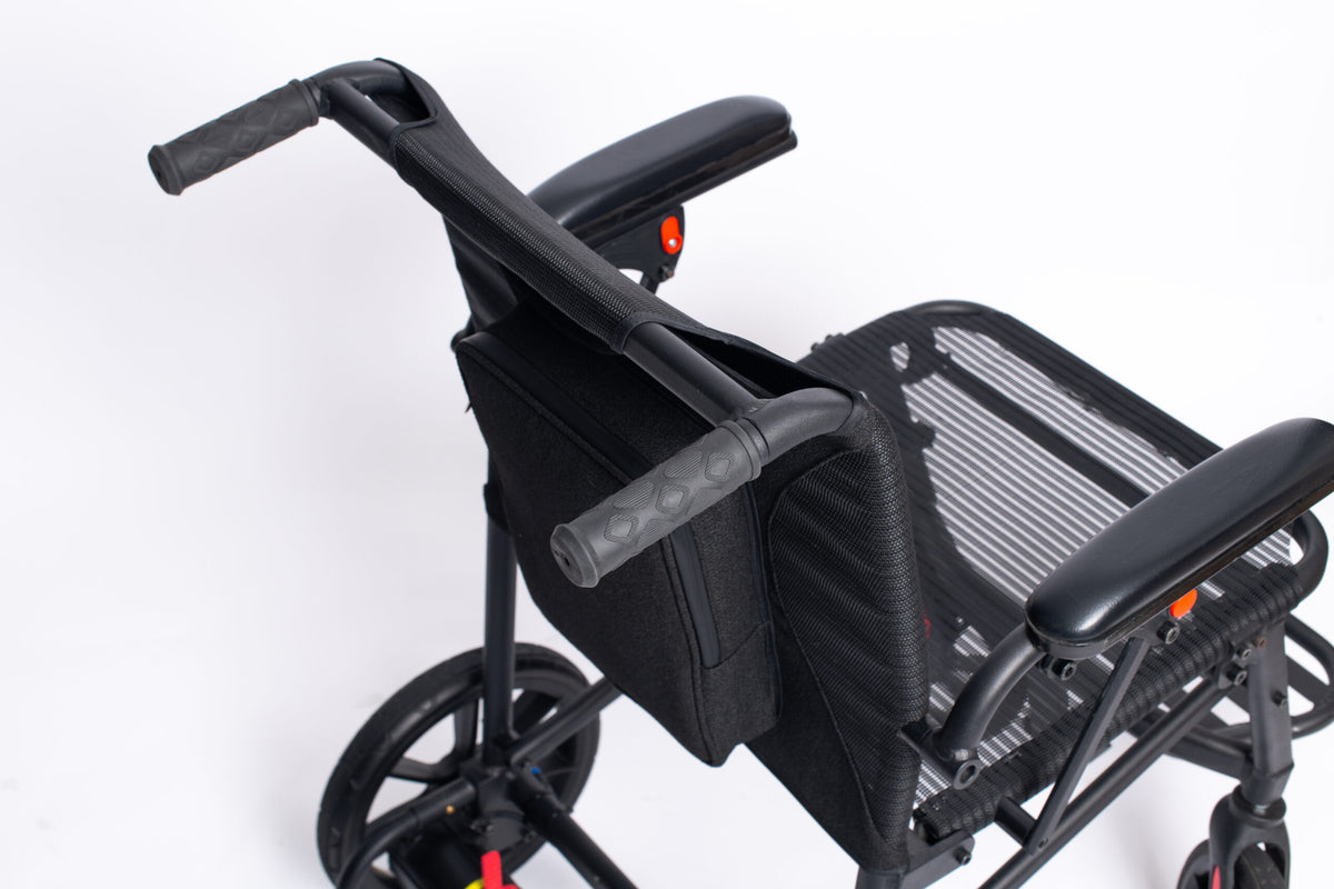 Rear view of the eFOLDi Navigator backrest, armrests and push handles