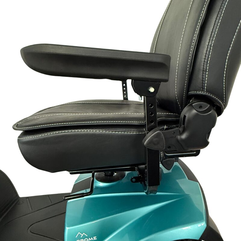 MOVO Brome mobility scooter, captain seat detail
